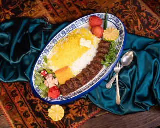 چلو کباب لقمه